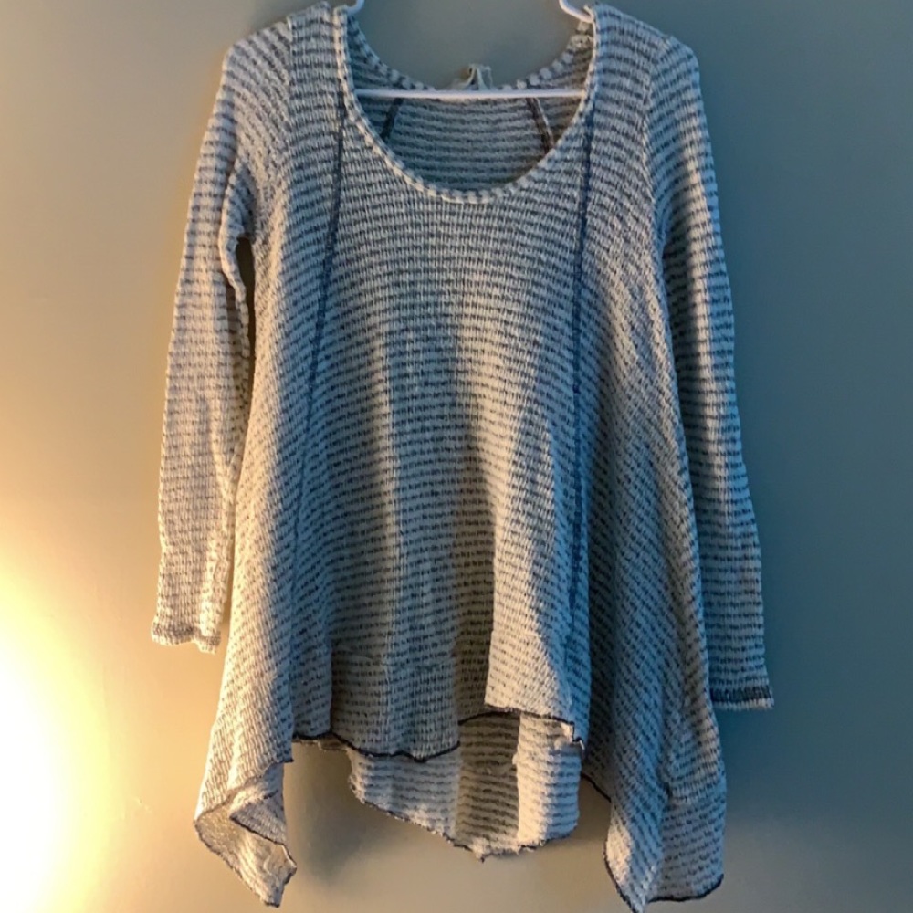 Black and White long sleeve (PPLA) Medium